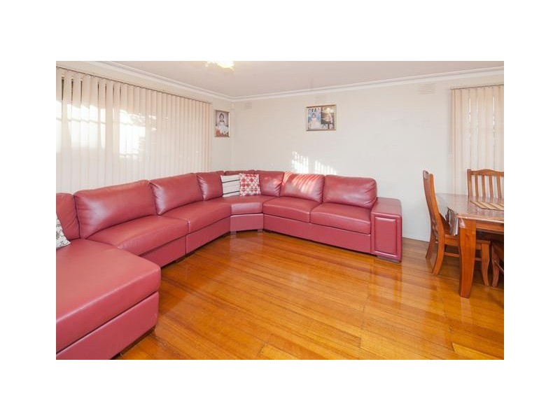 16 Primrose Hill Close, Endeavour Hills VIC 3802