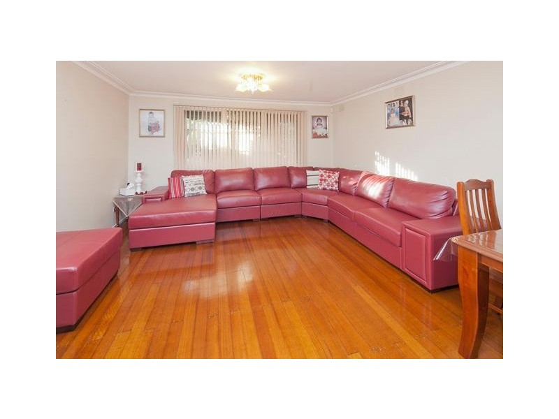 16 Primrose Hill Close, Endeavour Hills VIC 3802