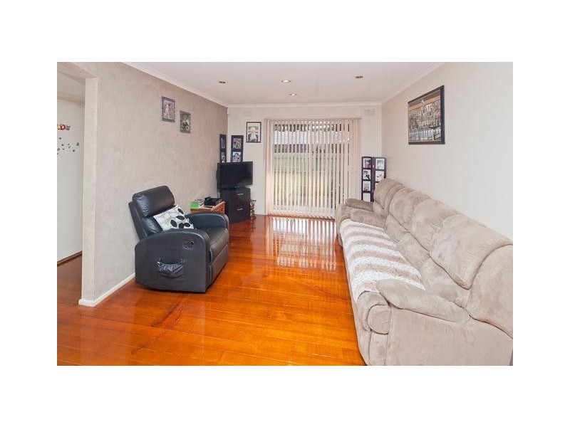 16 Primrose Hill Close, Endeavour Hills VIC 3802