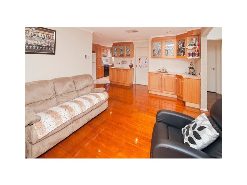 16 Primrose Hill Close, Endeavour Hills VIC 3802