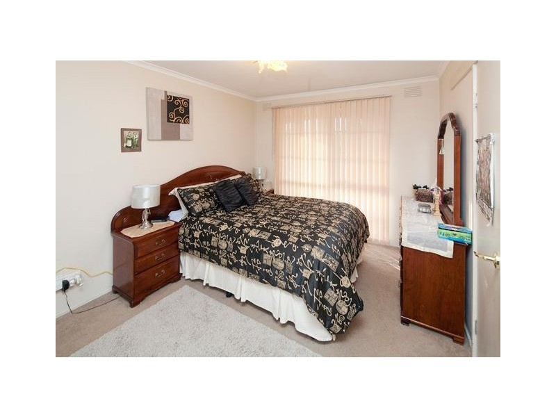 16 Primrose Hill Close, Endeavour Hills VIC 3802