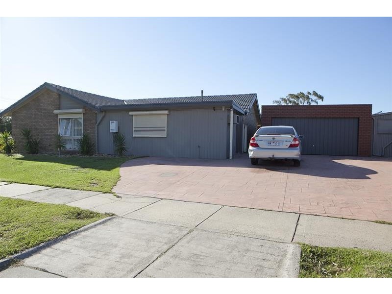 12 Deidre Street, Dandenong North VIC 3175