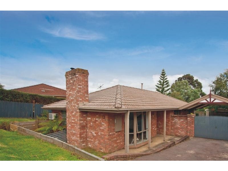 60 Strathavan Drive, Berwick VIC 3806