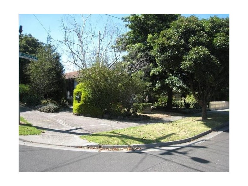 1 McLauglan Avenue, Eumemmerring VIC 3177