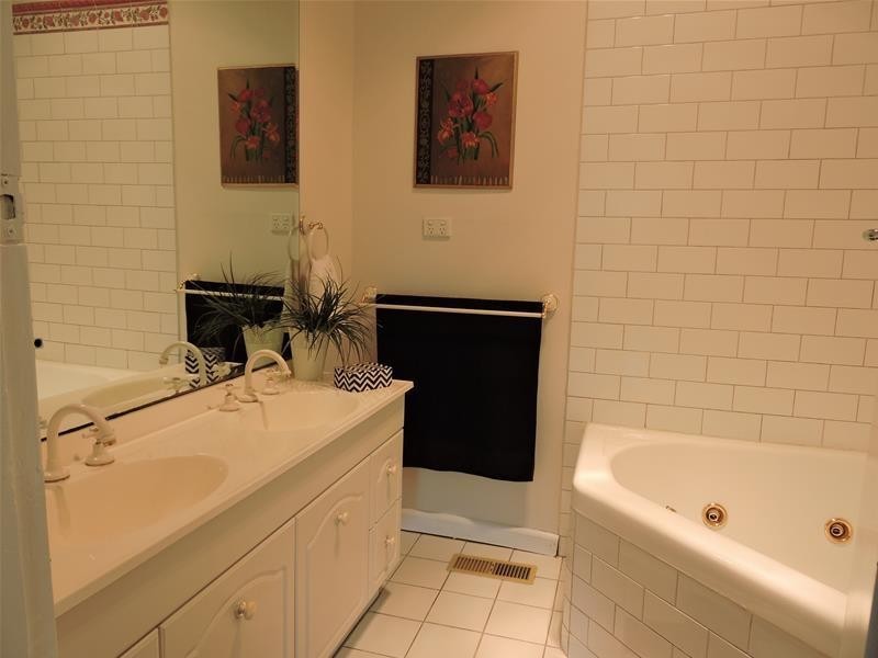 1/17 King George Parade, Dandenong VIC 3175