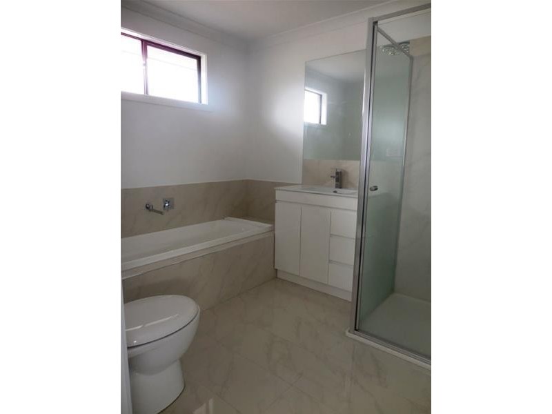 2/90 Oakwood Avenue, Noble Park North VIC 3174