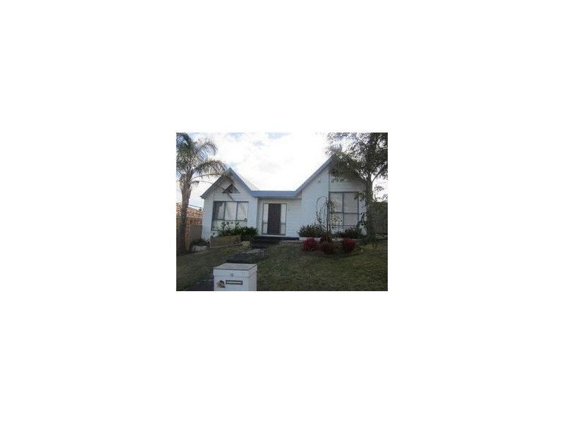 40 John Hunter Drive, Endeavour Hills VIC 3802