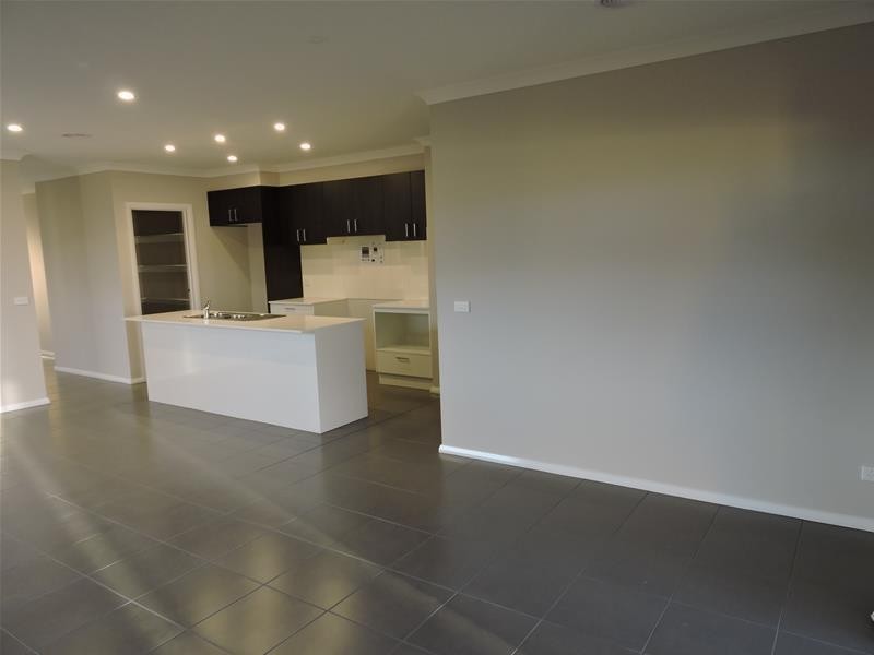 5 Eacott Street, Longwarry VIC 3816