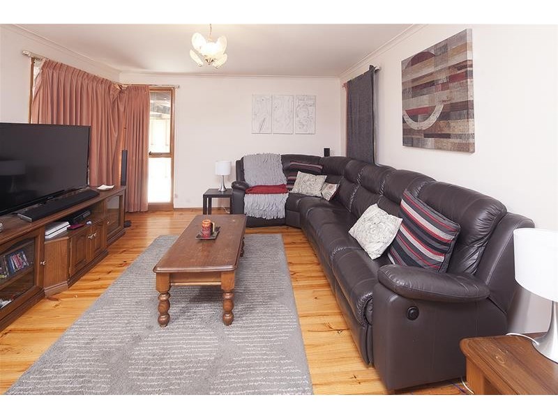 3 Peebles Street, Endeavour Hills VIC 3802