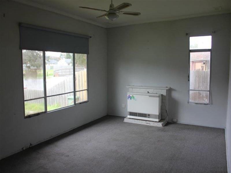 16 Curtin Crescent, Dandenong North VIC 3175