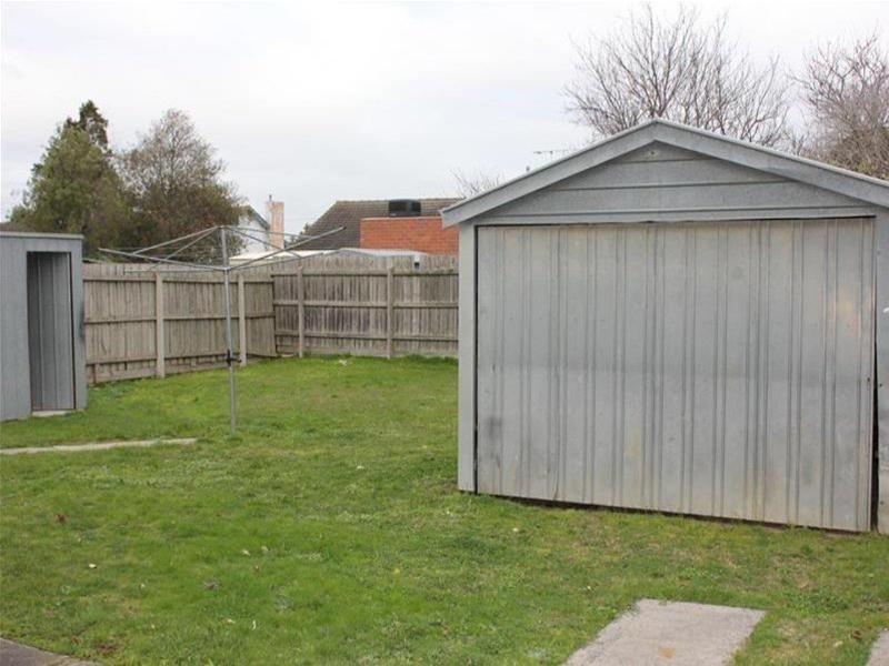 16 Curtin Crescent, Dandenong North VIC 3175