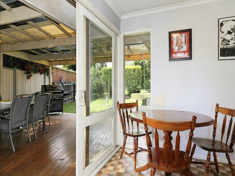 44 Crossdale Rise, Endeavour Hills VIC 3802