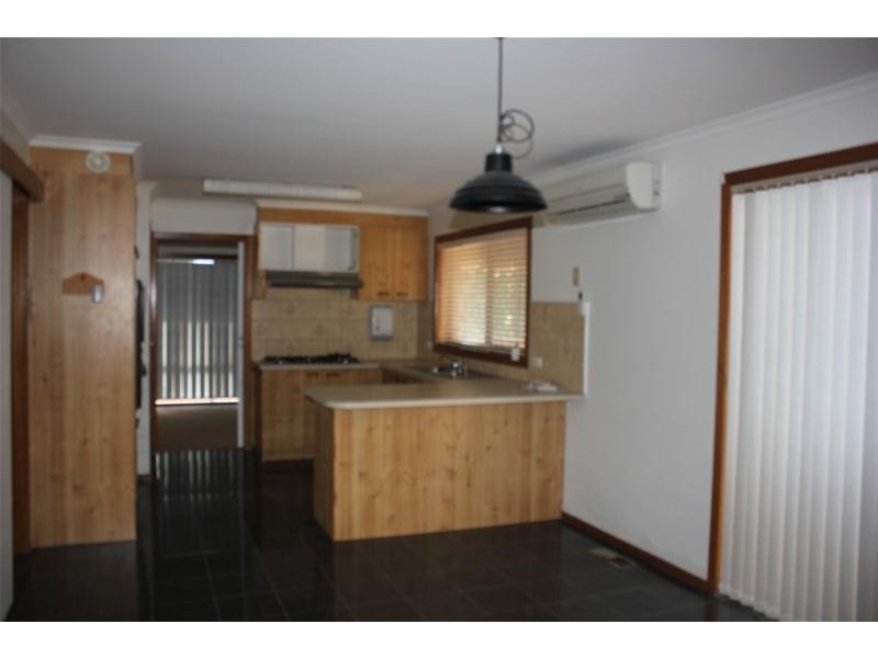 10 Showjump Crescent, Endeavour Hills VIC 3802