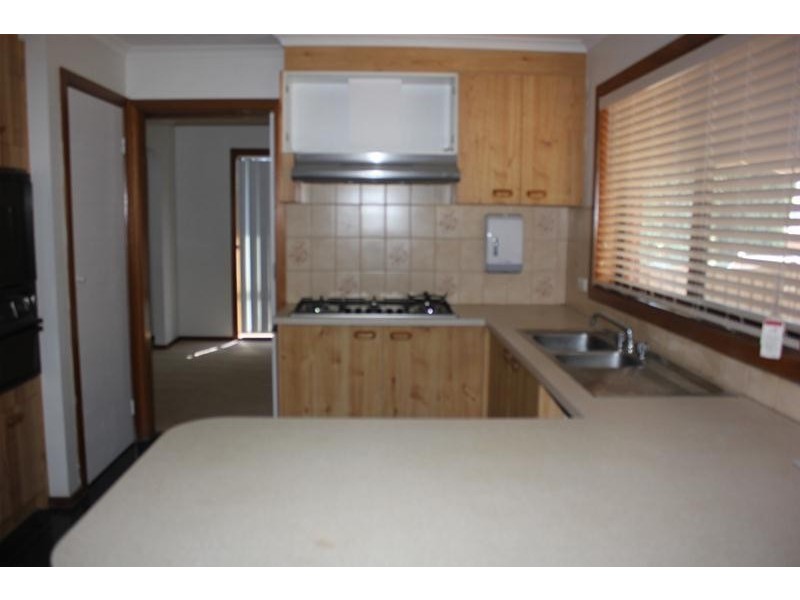 10 Showjump Crescent, Endeavour Hills VIC 3802