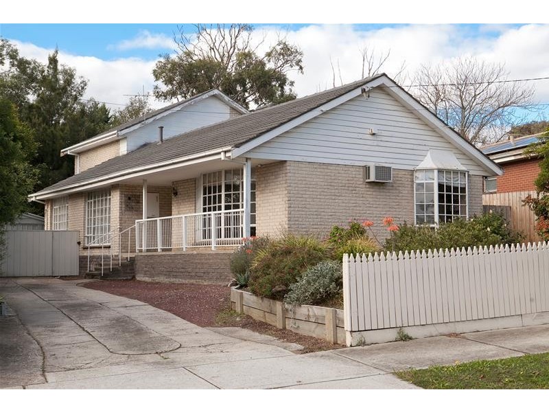 44 Meadow Wood Walk, Narre Warren VIC 3805