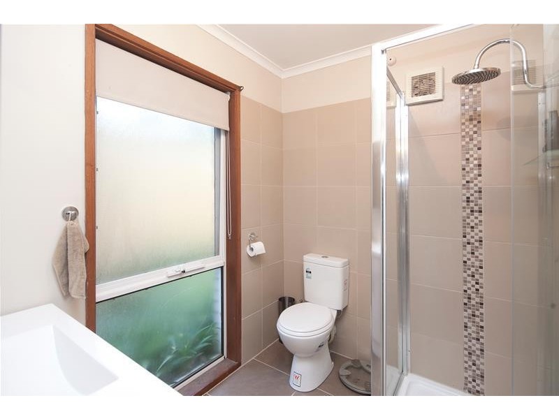 44 Meadow Wood Walk, Narre Warren VIC 3805