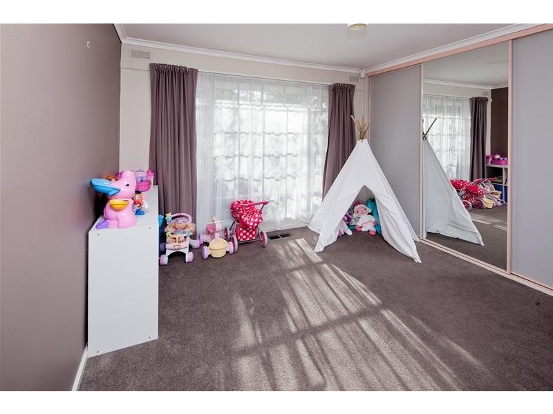 44 Meadow Wood Walk, Narre Warren VIC 3805