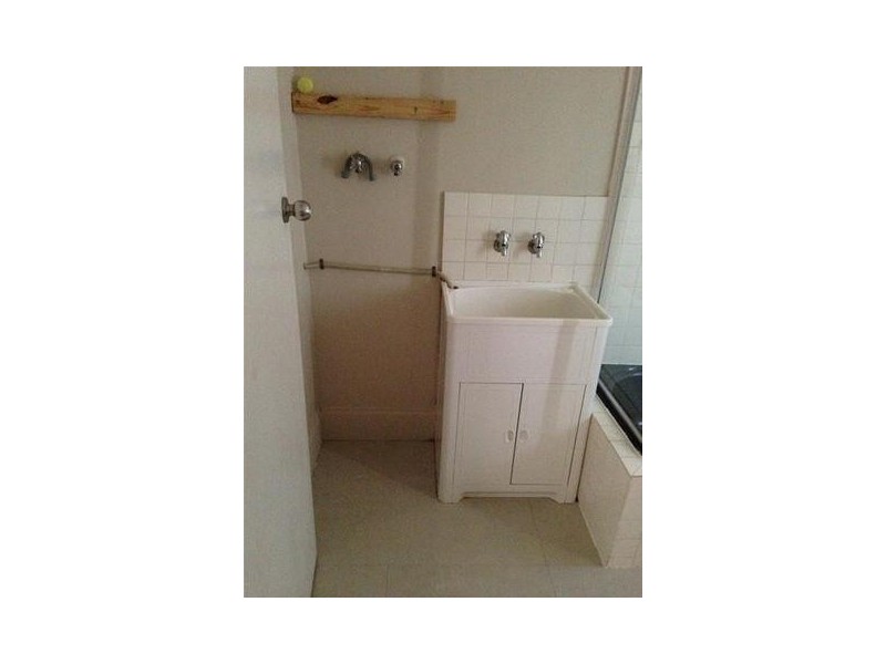 2/43 Hillside Avenue, Dandenong North VIC 3175