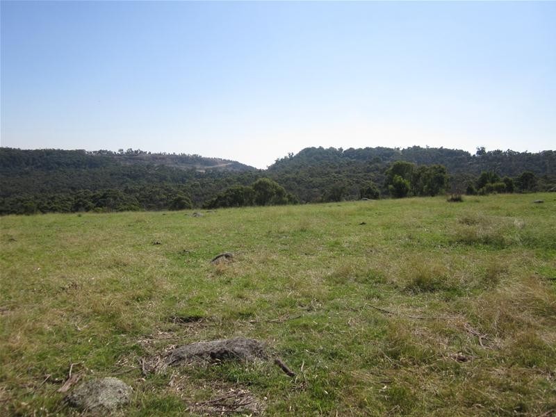 102 Churchill Park Drive, Lysterfield South VIC 3156