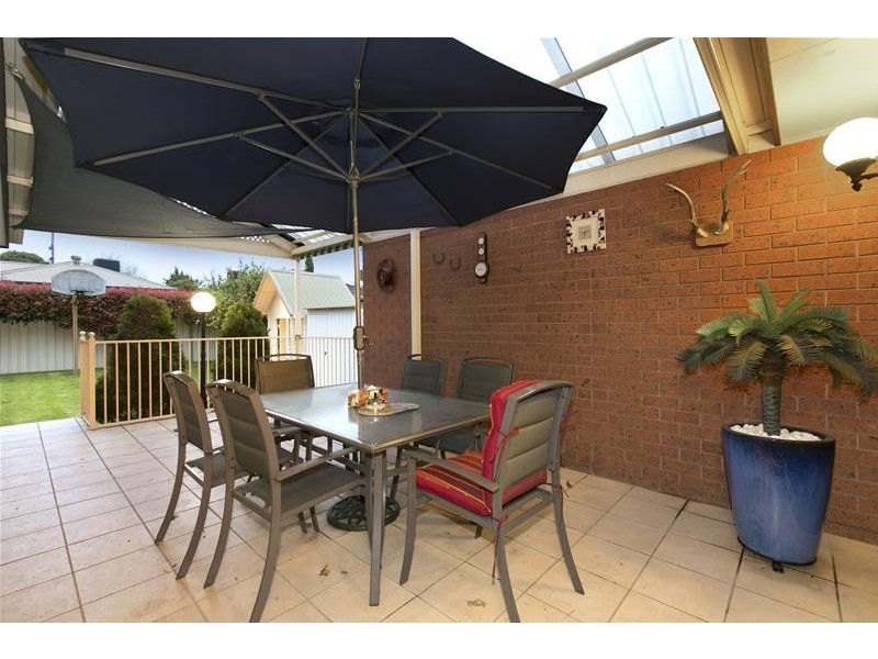 61 Whitehaven Crescent, Noble Park North VIC 3174