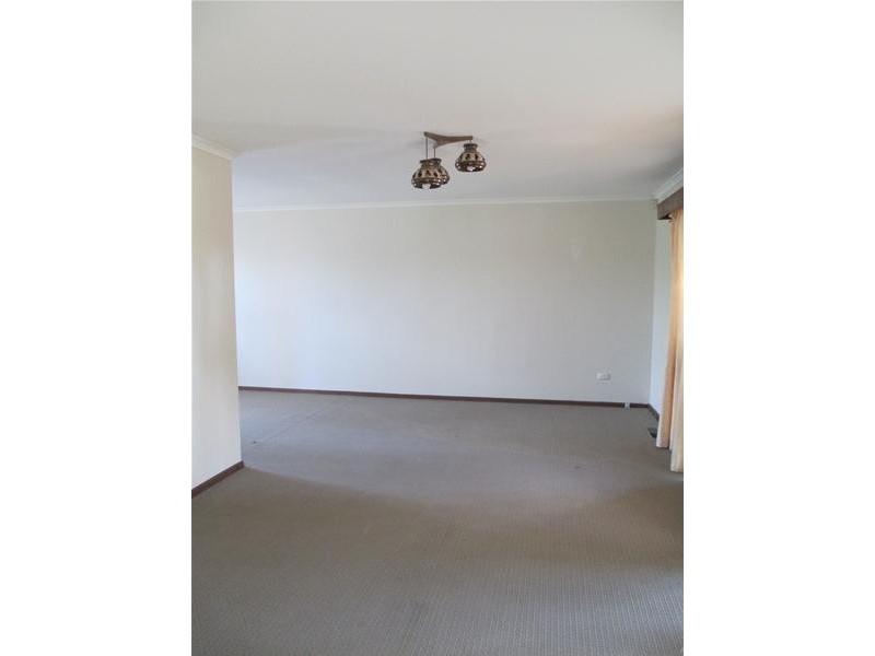 30 James Cook Drive, Endeavour Hills VIC 3802