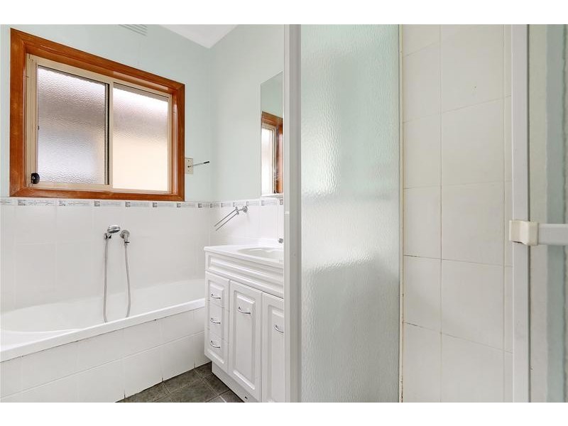 16 Charlton Street, Springvale VIC 3171