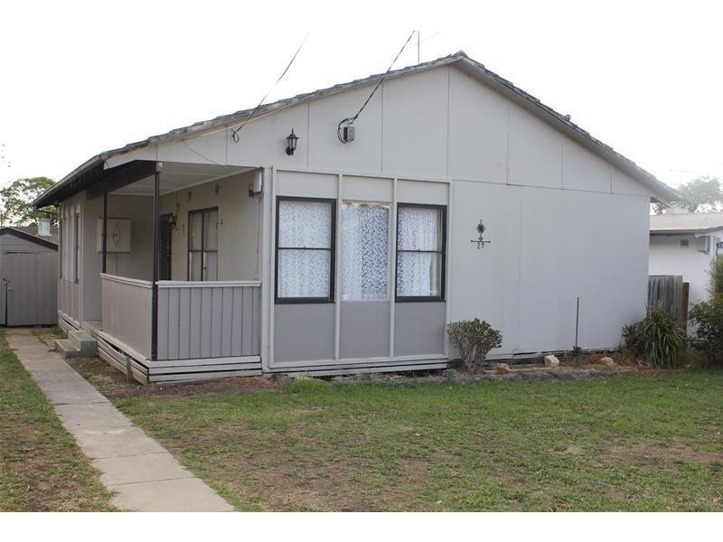 27 Ti Tree Drive, Doveton VIC 3177