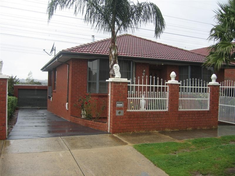 53 George Chudleigh Drive, Hallam VIC 3803