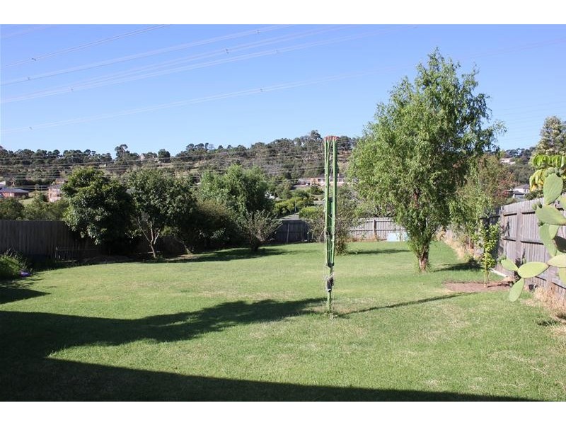 2 Janmara Court, Endeavour Hills VIC 3802