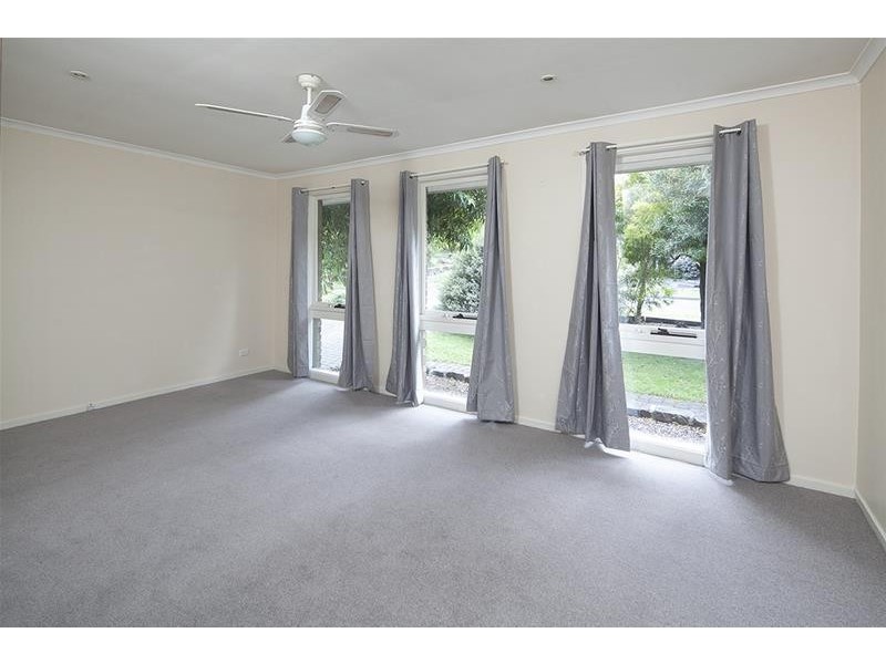 17 Oxley Way, Endeavour Hills VIC 3802