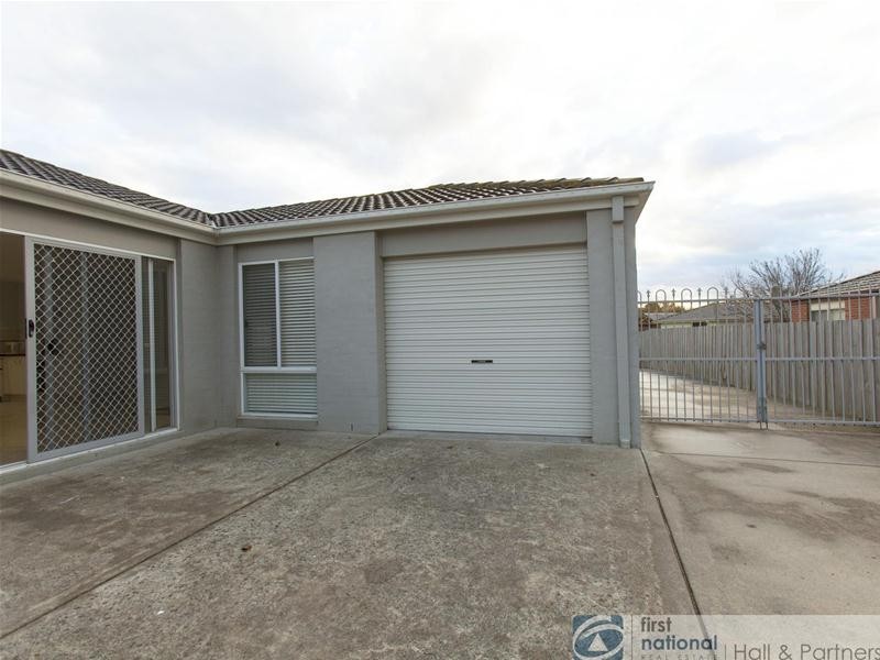 2 Edgewood Close, Narre Warren South VIC 3805