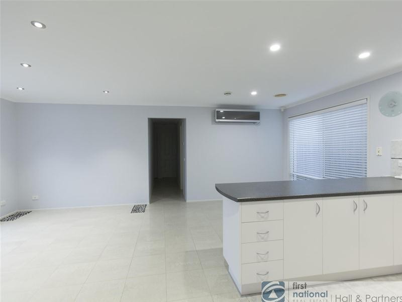 2 Edgewood Close, Narre Warren South VIC 3805