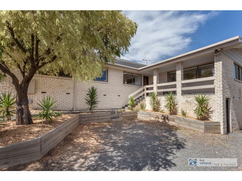 28 Daniel Solander Drive, Endeavour Hills VIC 3802