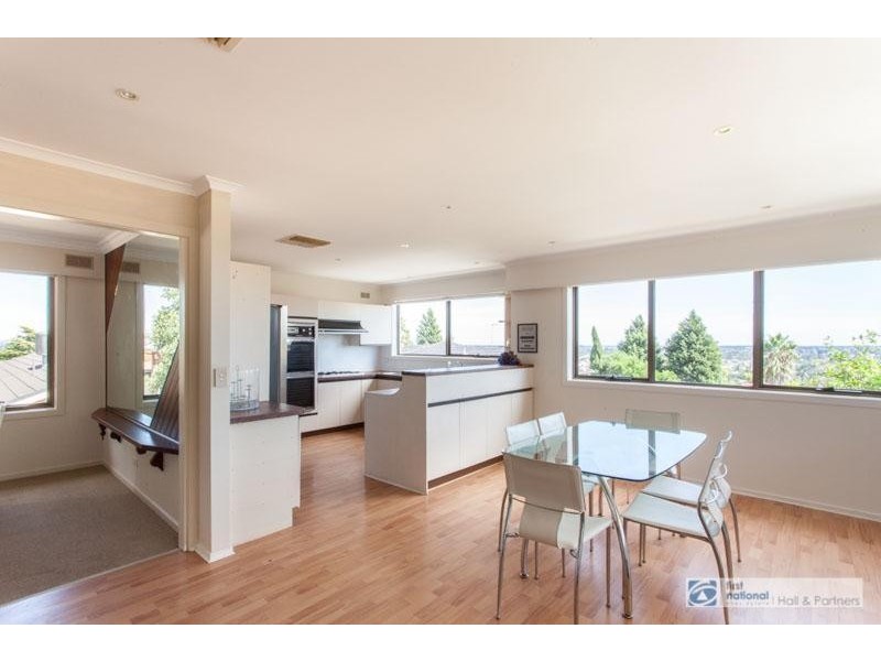 28 Daniel Solander Drive, Endeavour Hills VIC 3802