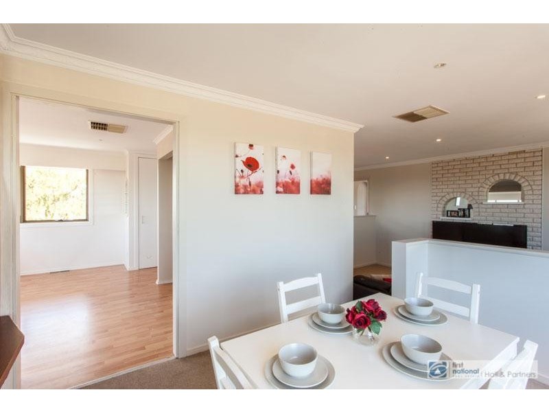 28 Daniel Solander Drive, Endeavour Hills VIC 3802