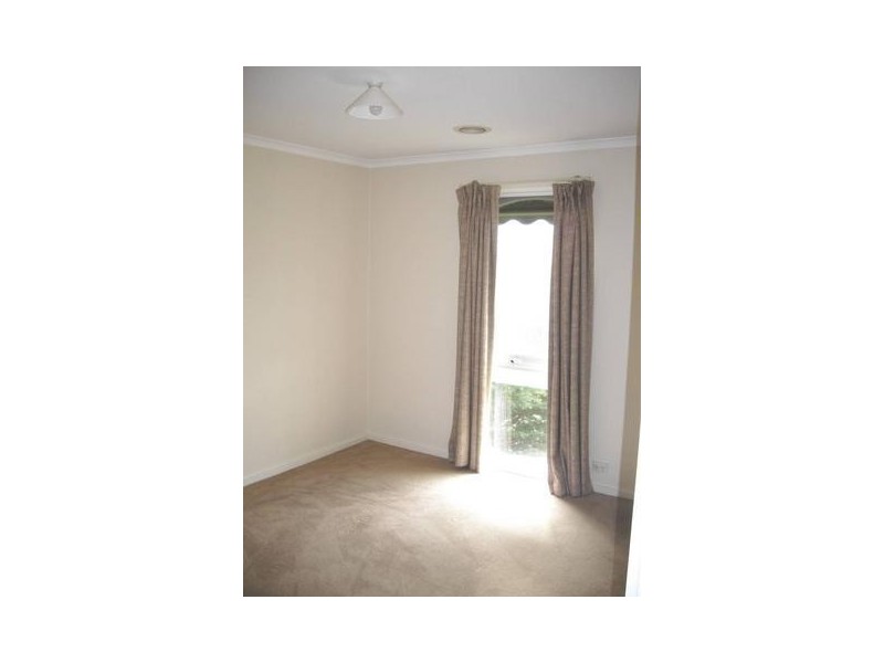 11 Calrossie Close, Endeavour Hills VIC 3802