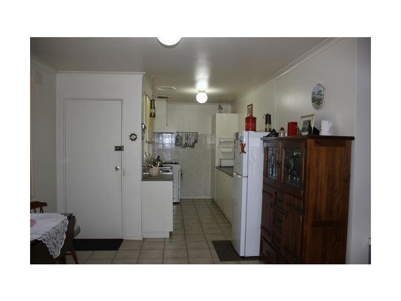 18 Heatherton Road, Endeavour Hills VIC 3802