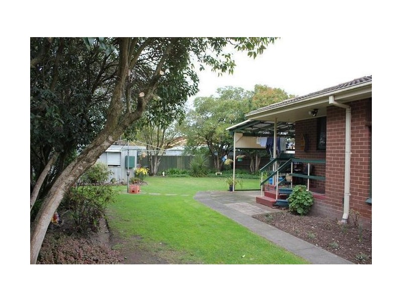 18 Heatherton Road, Endeavour Hills VIC 3802