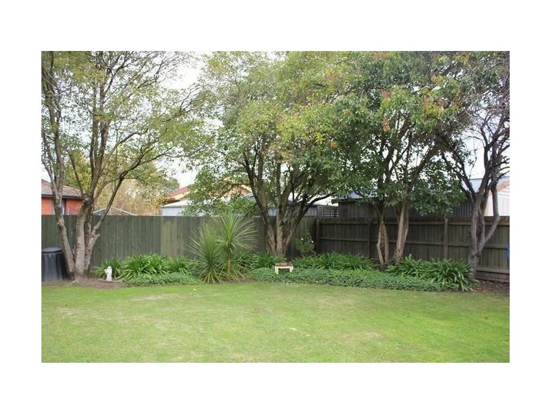 18 Heatherton Road, Endeavour Hills VIC 3802