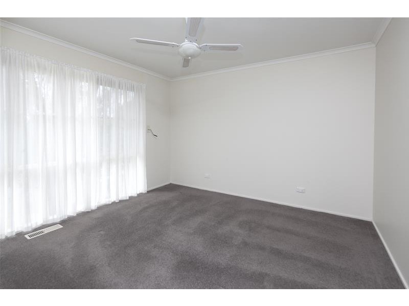 12 Dampier Court, Endeavour Hills VIC 3802