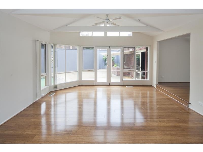 12 Dampier Court, Endeavour Hills VIC 3802