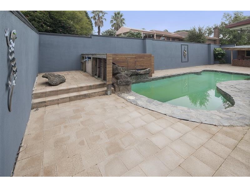 12 Dampier Court, Endeavour Hills VIC 3802