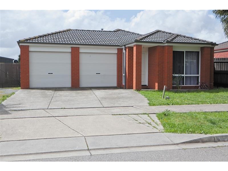 22 Linda Drive, Cranbourne West VIC 3977