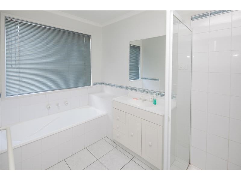 22 Linda Drive, Cranbourne West VIC 3977