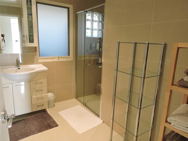 24 Rossiter Avenue, Endeavour Hills VIC 3802