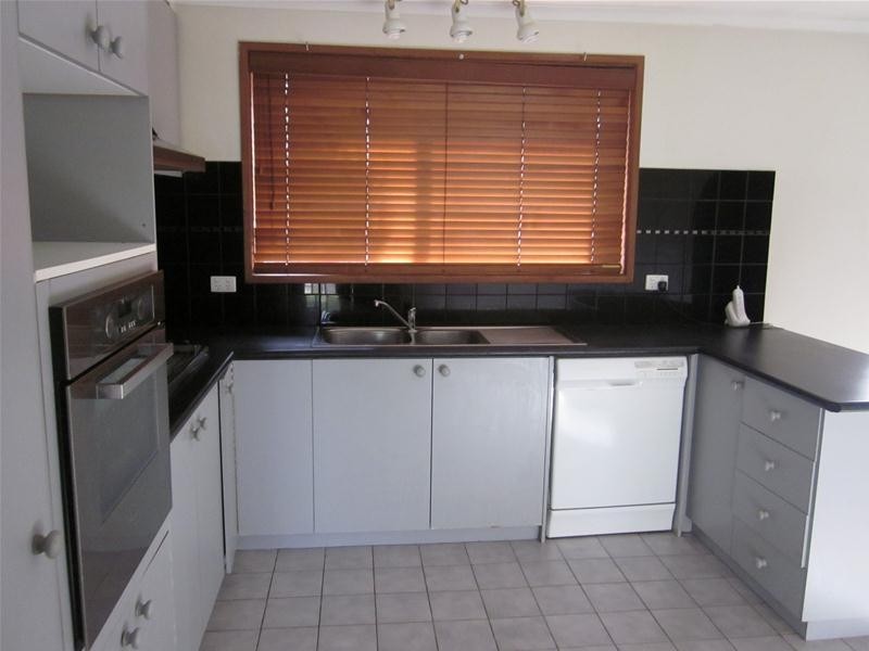 12 Mildura Crescent, Endeavour Hills VIC 3802