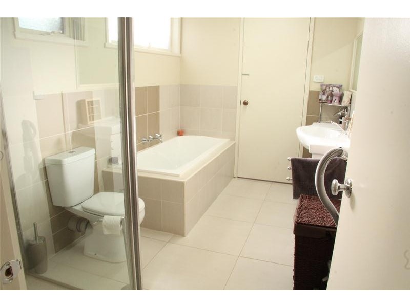 2 Mildura Crescent, Endeavour Hills VIC 3802