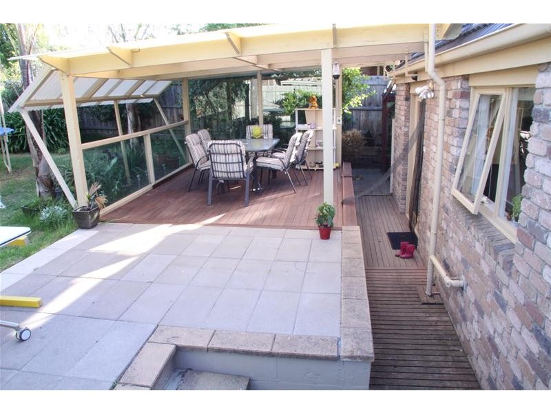 2 Mildura Crescent, Endeavour Hills VIC 3802