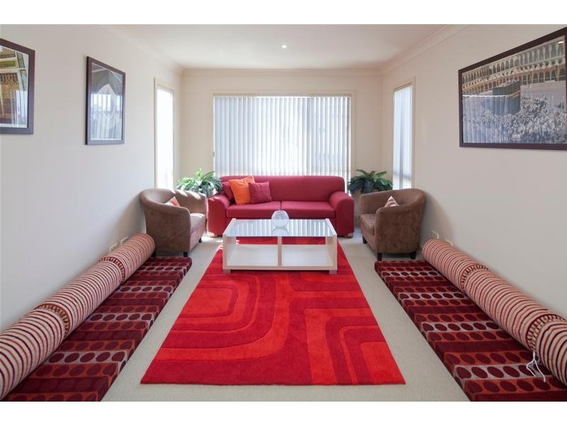 28 Tilbavale Close, Hallam VIC 3803