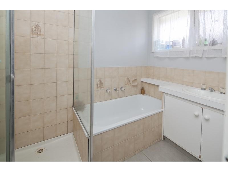 6 Hoop Pine Court, Cranbourne North VIC 3977